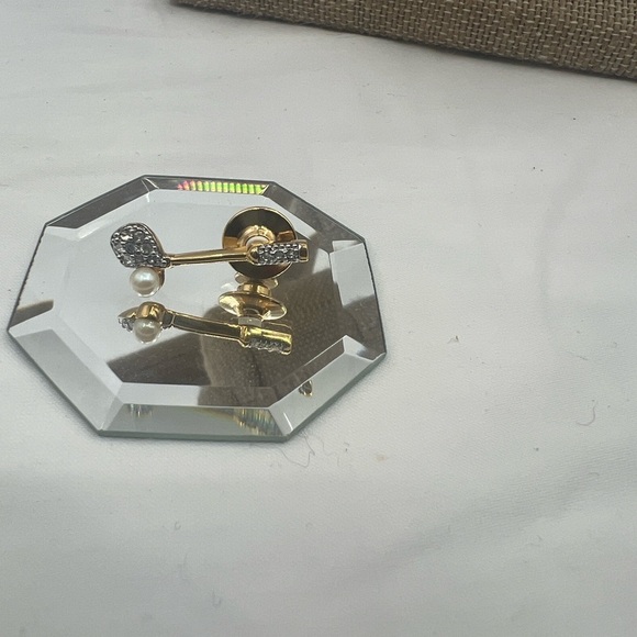 Swarovski Gold Club with Pearl Ball and rhinestones Lapel Pin/Tack Pin - Picture 2 of 4